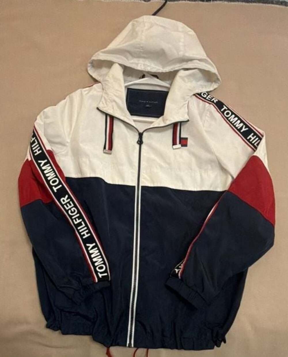 Tommy Hilfiger Women's Colorblock Hooded Windbreaker Jacket With Logo  Size XS
